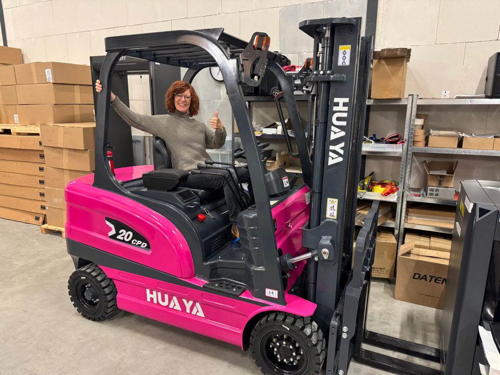 German customers were surprised when they received our electric forklift