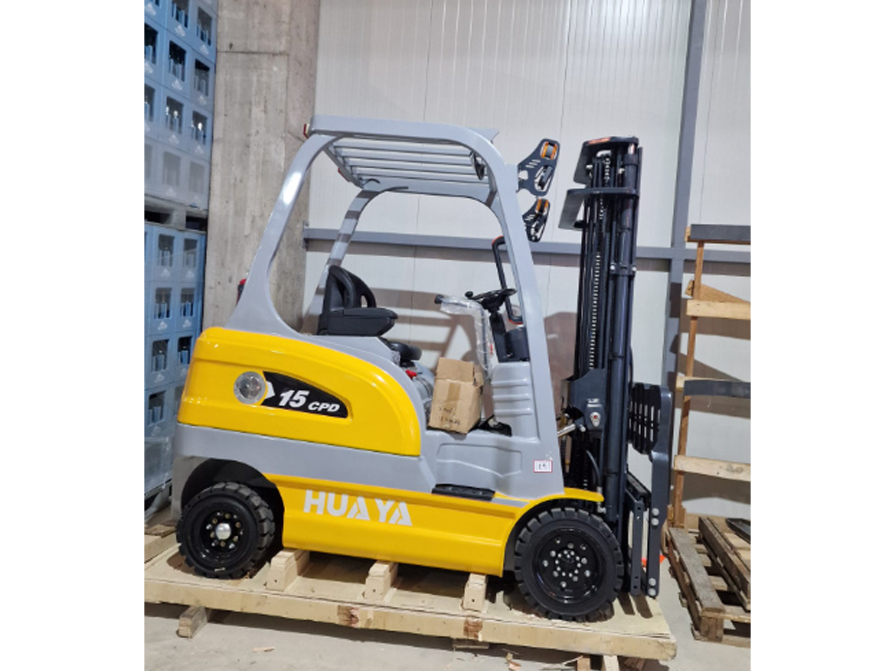 The forklift purchased by the North Macedonian customer has arrived!!!