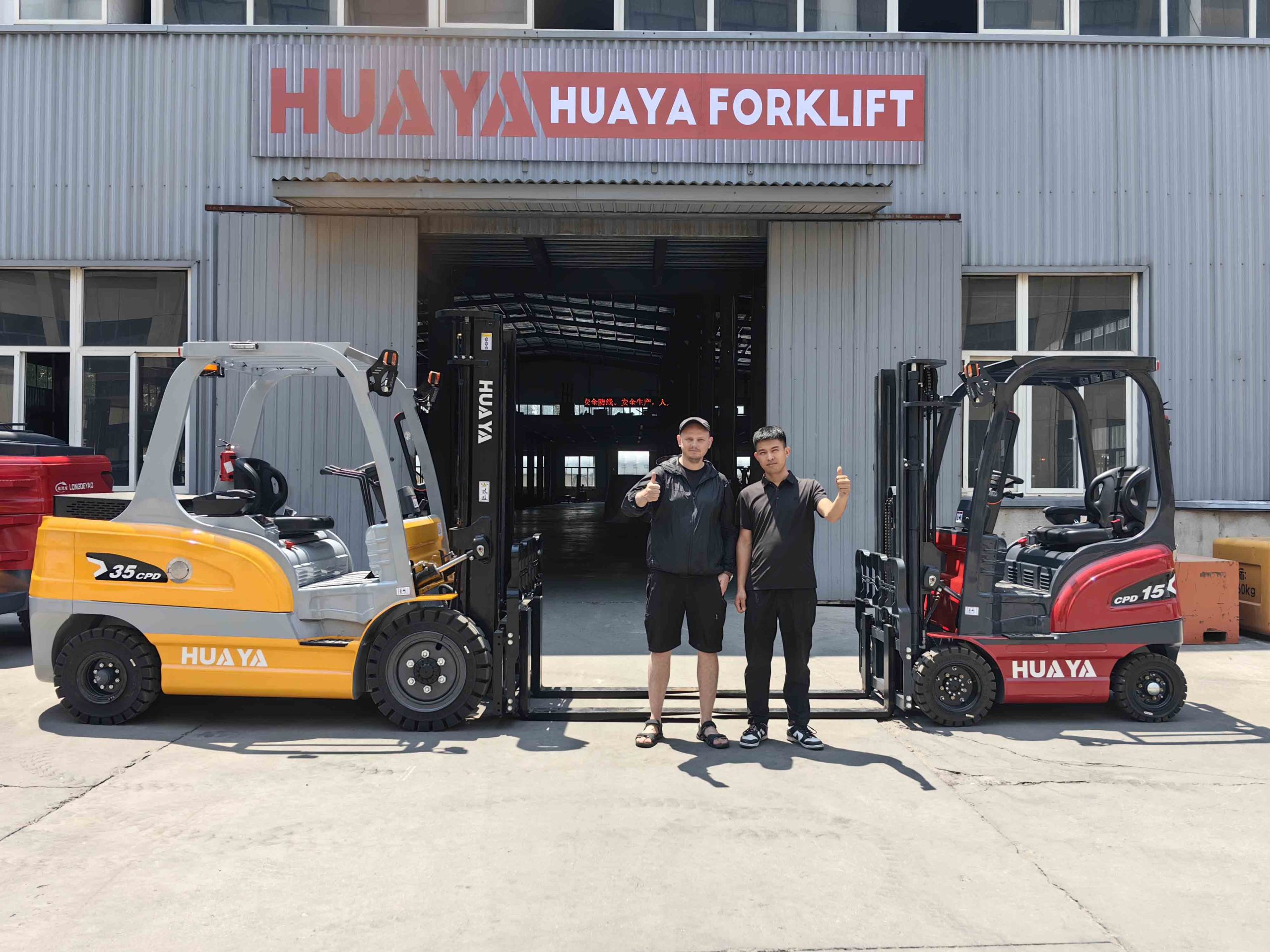 Russian Customers Commend HUAYA’s Electric Forklifts During Factory Visit